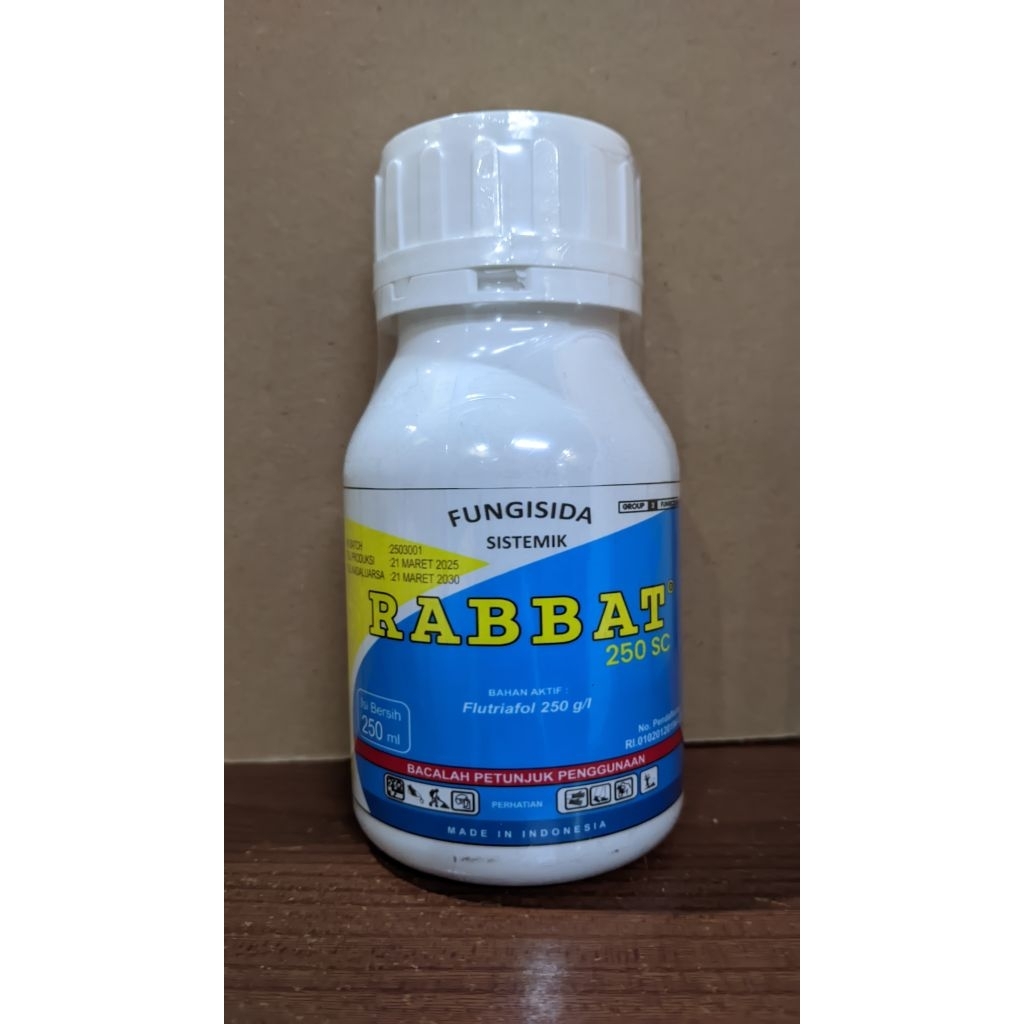 Pembelian satu Rabbat Fungisida Sistemik Rabbat Original 100% Isi 250ml