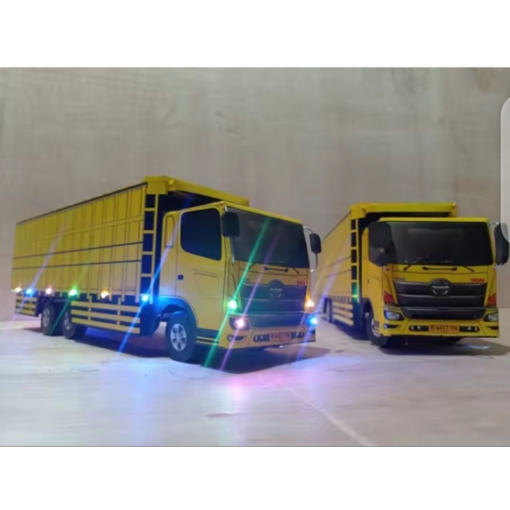 miniatur truk tronton hino