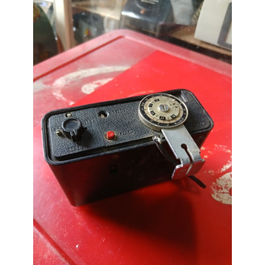 kamera analog 35rb jadul antik kuno lawas vintage kuno display anggap mati