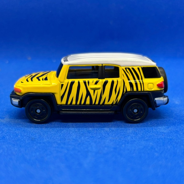 Tomica Event Model no. 11 - FJ Cruiser