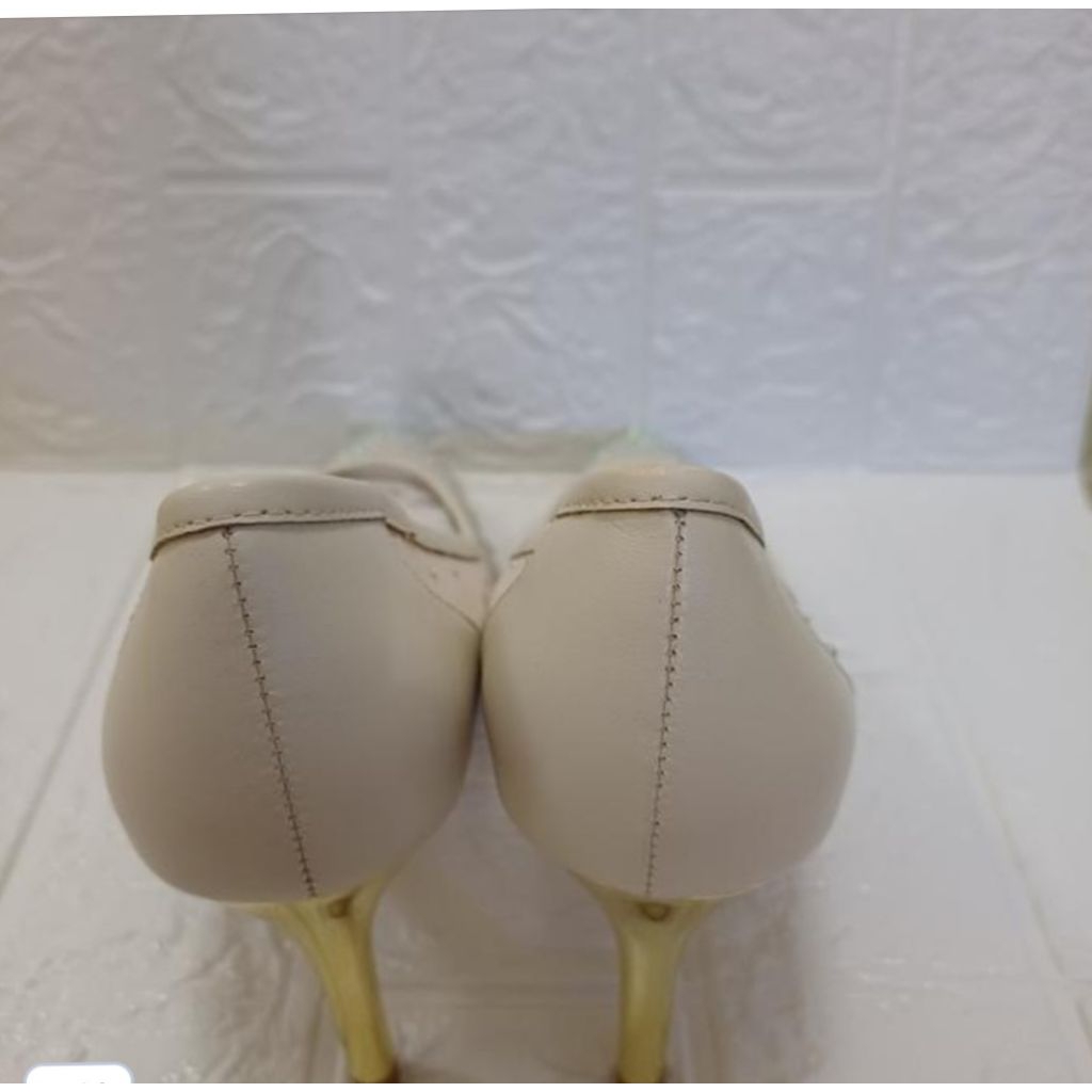 Preloved Heels Everbest Size 36