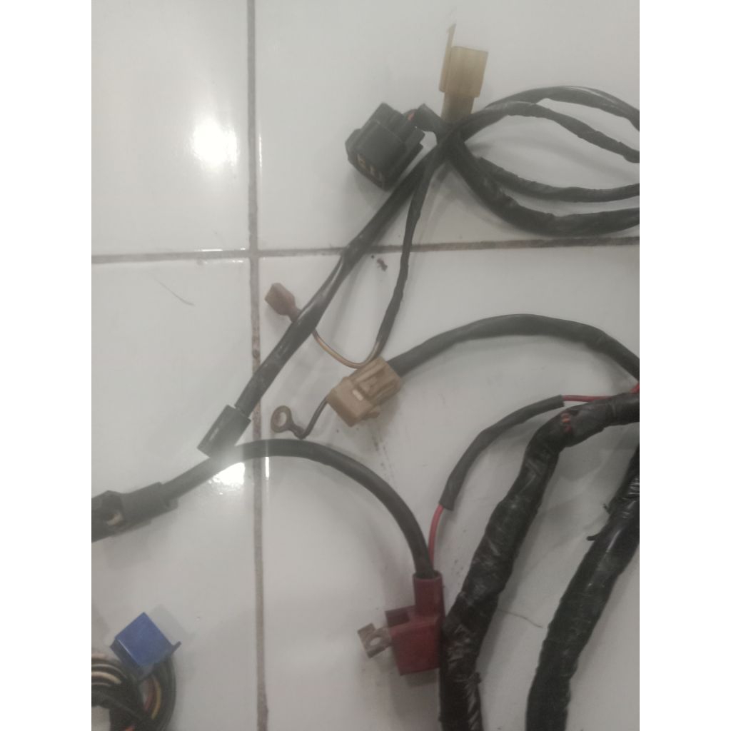 kabel body suzuki spin