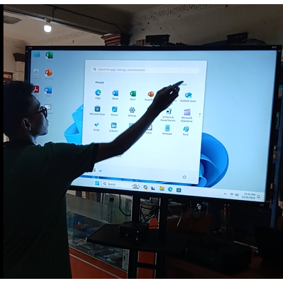 "75 Inchi" SMARTBOARD INTERACTIVE TOUCHSCREEN / TV TOUCHSCREEN / INTERACTIVE FLAT PANEL