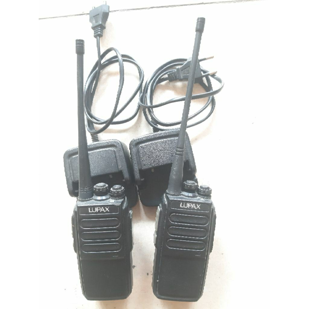 HT UHF Lupax 330 CH