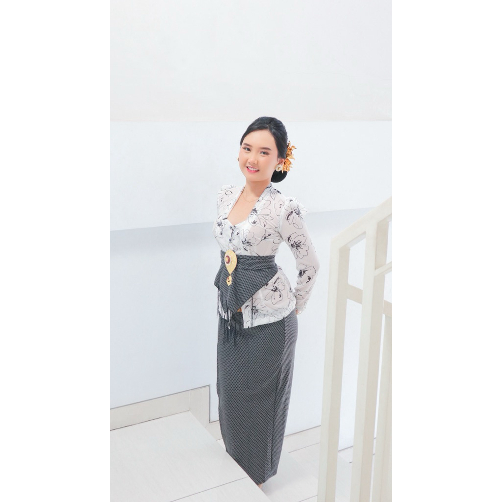 KEBAYA BALI DAN KAIN SIFON RORYU LUKIS RADA