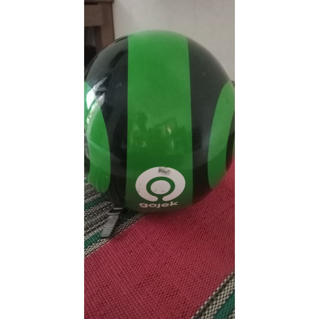 Helm bekas goj3k