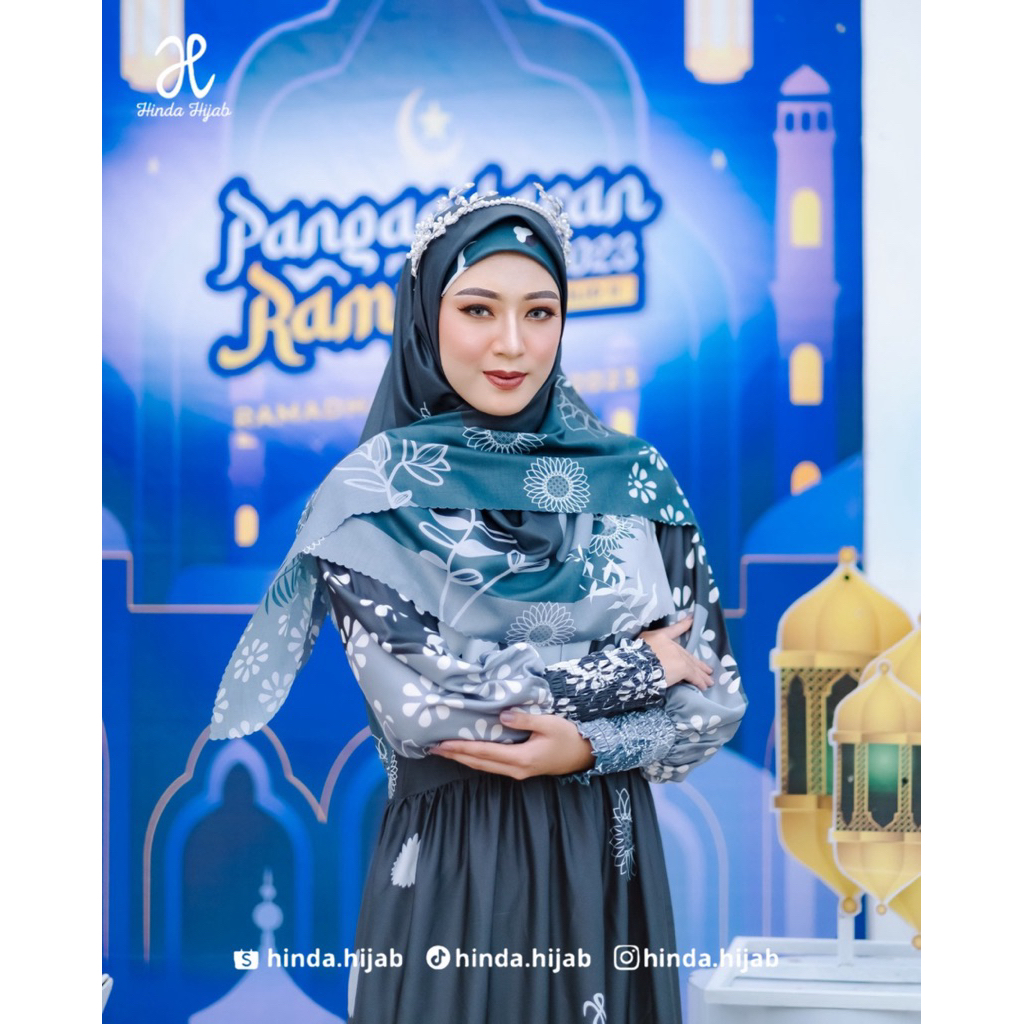 Hinda Hijab (Armani Silk Navy) - Dress Panjang Wanita Gamis Bahan Silk Premium Motif Pesta Lebaran M