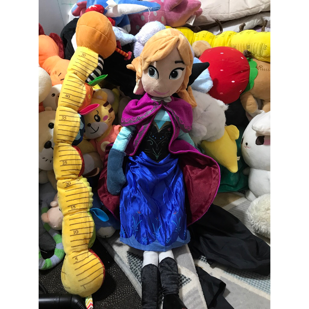 Boneka Frozen elsa boneka disney preloved