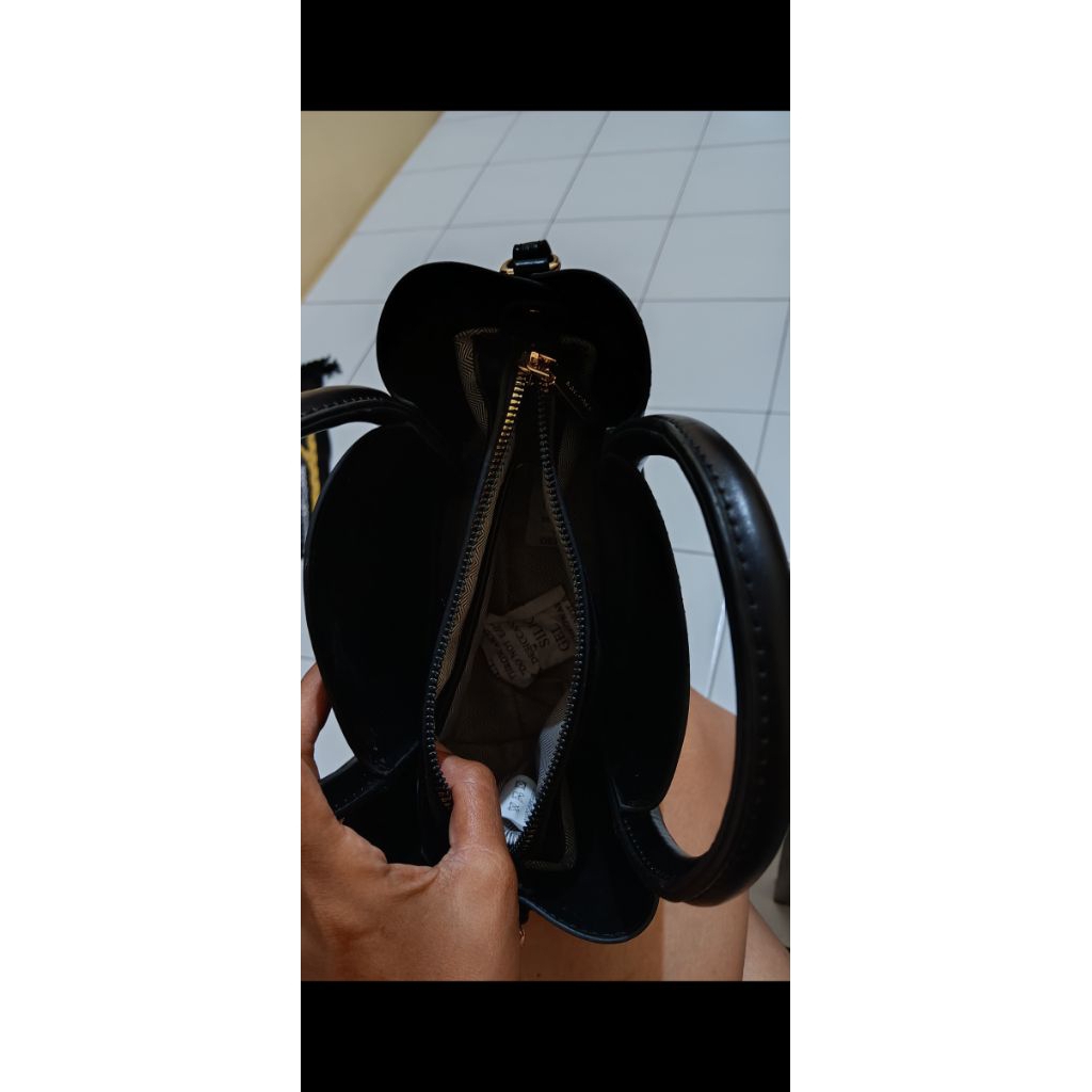 PRELOVED TAS AGE FREE