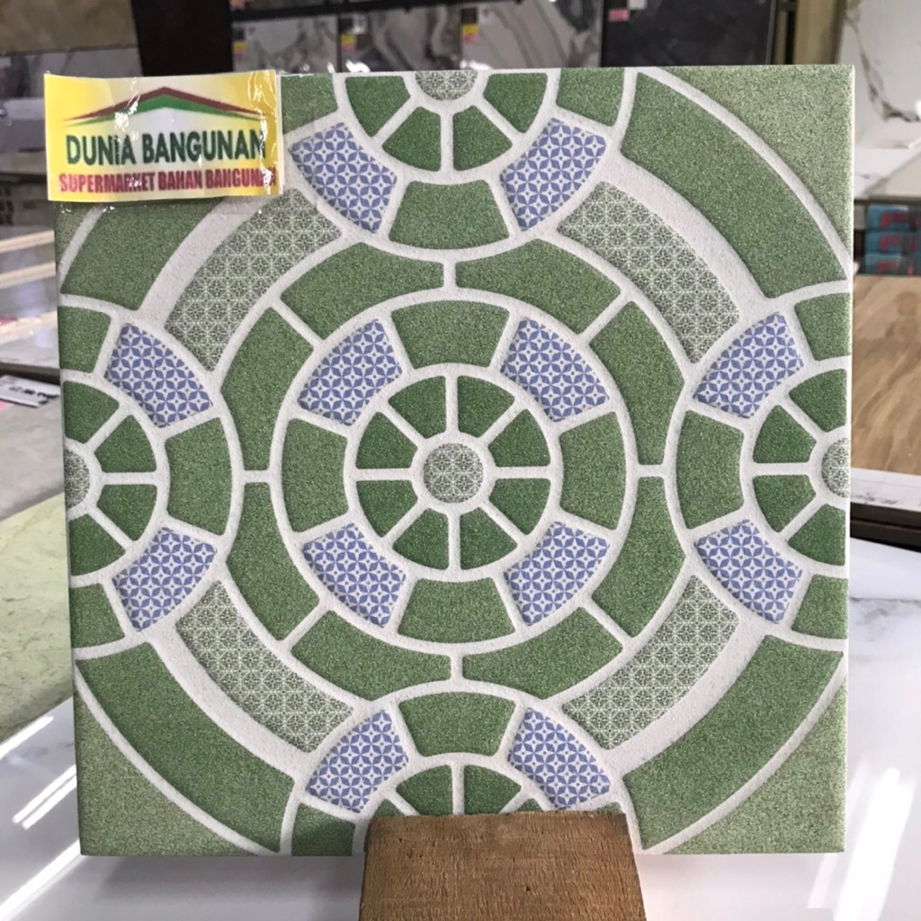 Keramik Lantai Kamar Mandi UNO 25x25 KW1 Megumi Green Keramik Lantai Kasar