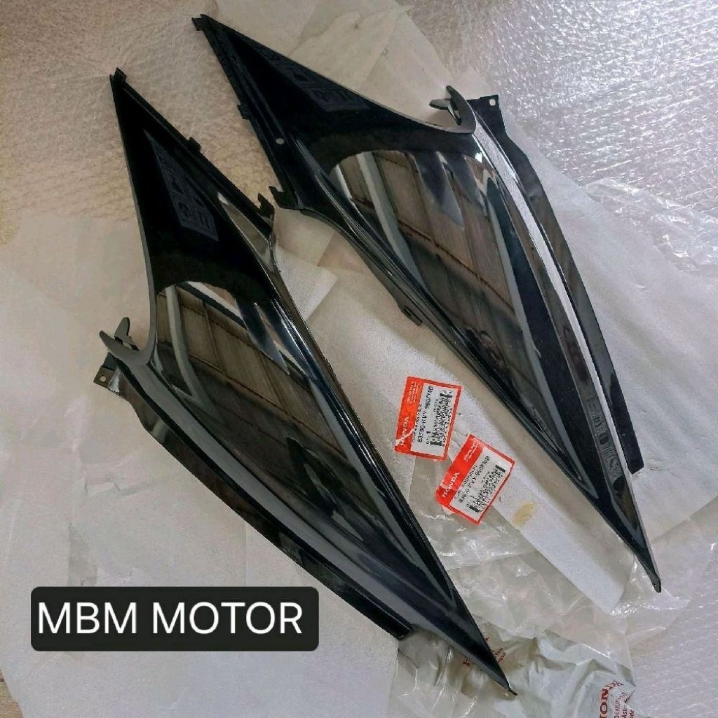COVER BODI BODY SAMPING BELAKANG KANAN KIRI HONDA BEAT KARBU CARBU LAMA ORI AHM HITAM ORIGINAL ASLI