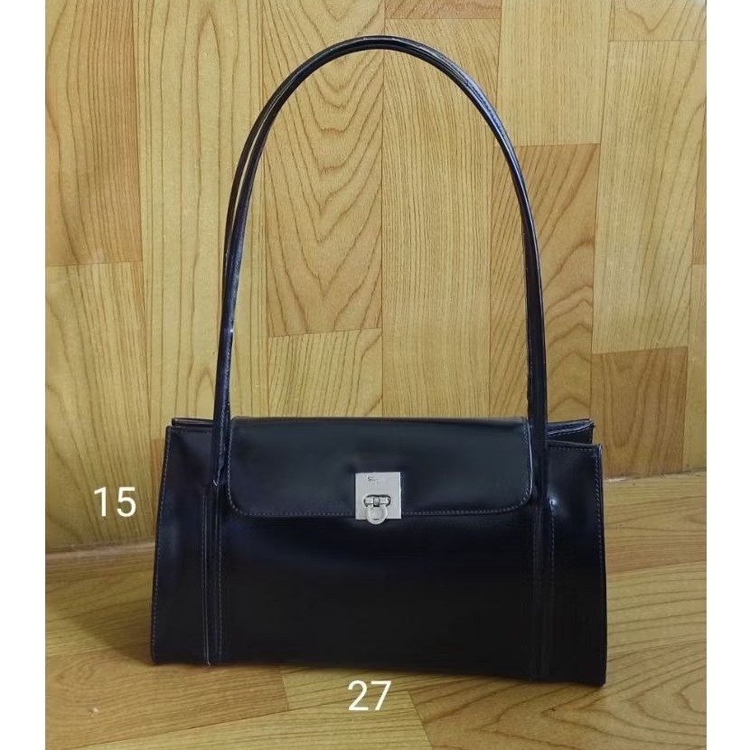 tas ferragamo vintage tote