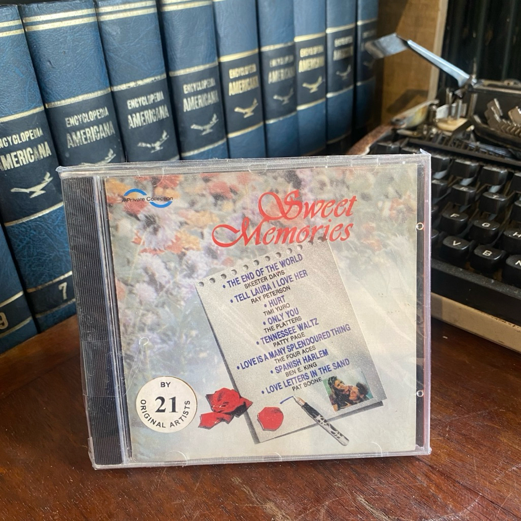 CD ORIGINAL SWEET MEMORIES - SKEETER DAVIS, RAY PETERSON, THE PLATTERS, PAT BOONE, BEN E. KING, THE 