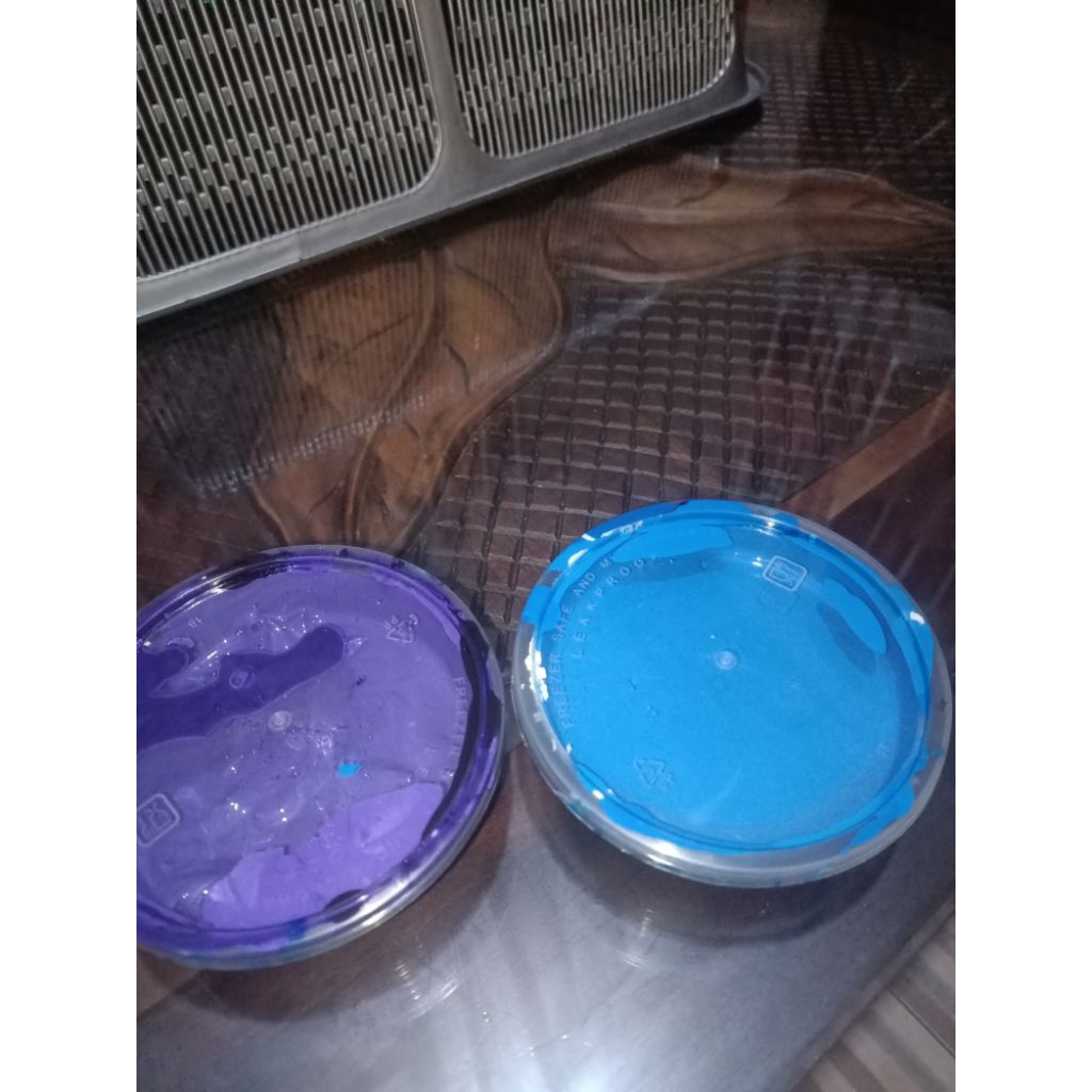 cat layangan cemani toka