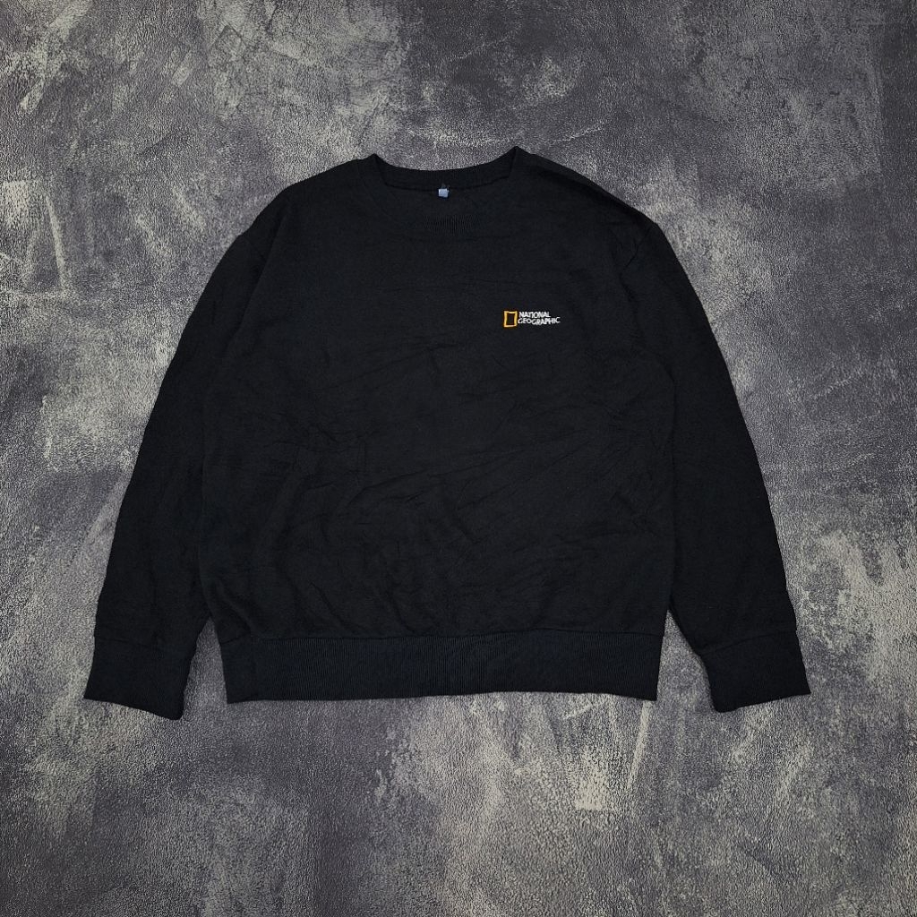 Crewneck pria, crewneck hitam