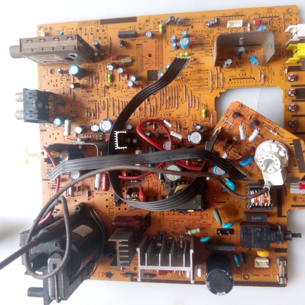 mesin tv Sharp tabung 14inch,komponen lengkap,cabutan blum test/gambling