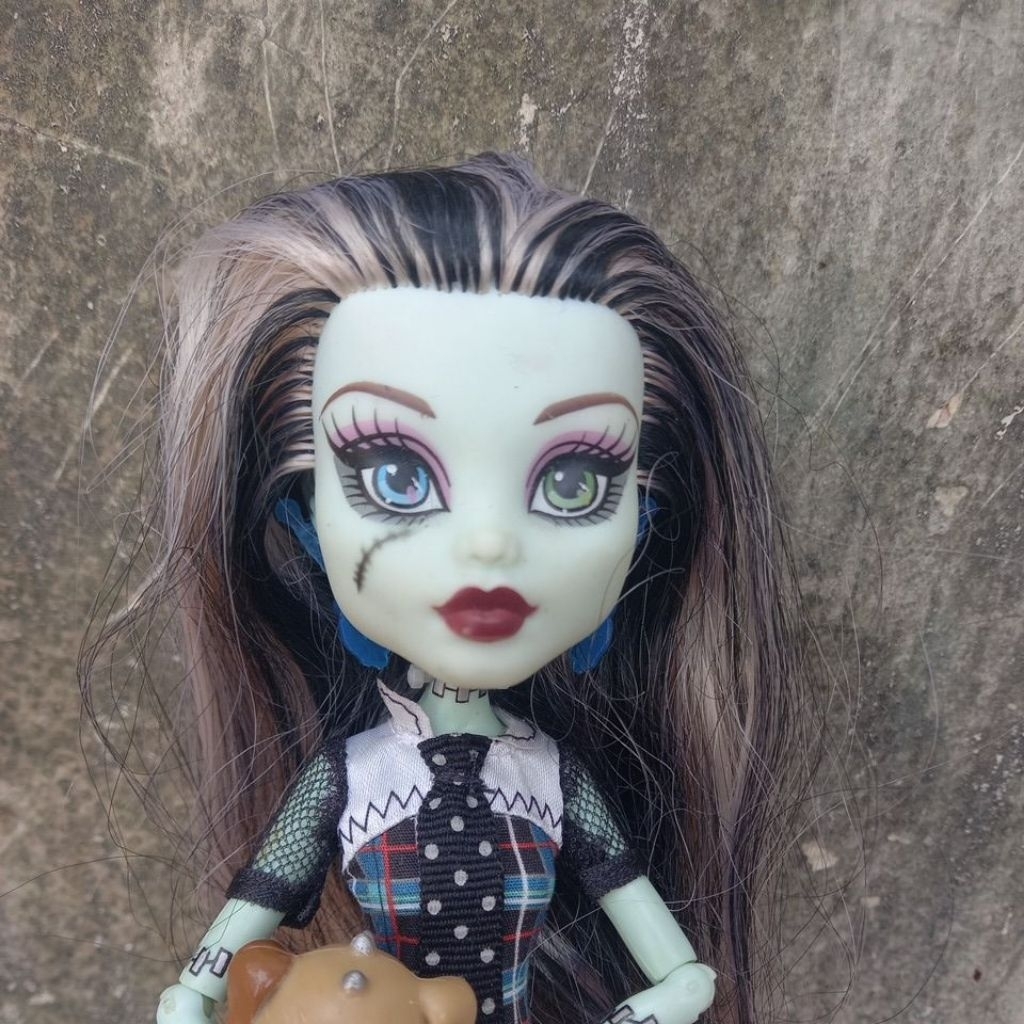 Monster High Frengki Stein Basic Signature