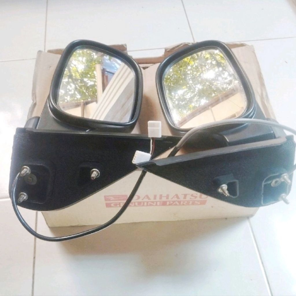 SPION ELEKTRIK KACA LIPAT MANUAL DAIHATSU TARUNA