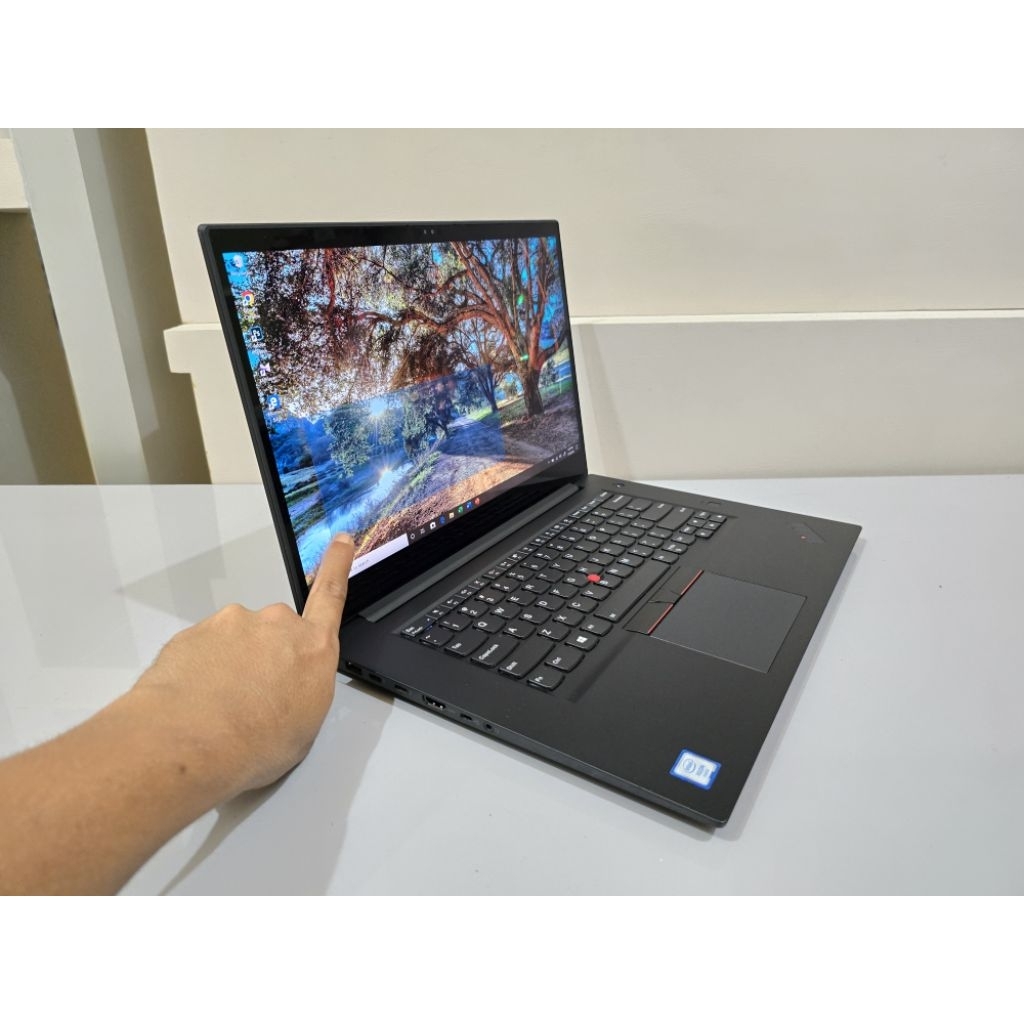 Laptop Lenovo ThinkPad P1 Intel Xeon 2167M VGA Nvidia Quadro P2000 Max-Q Design 15-Inch Touch 4K Res