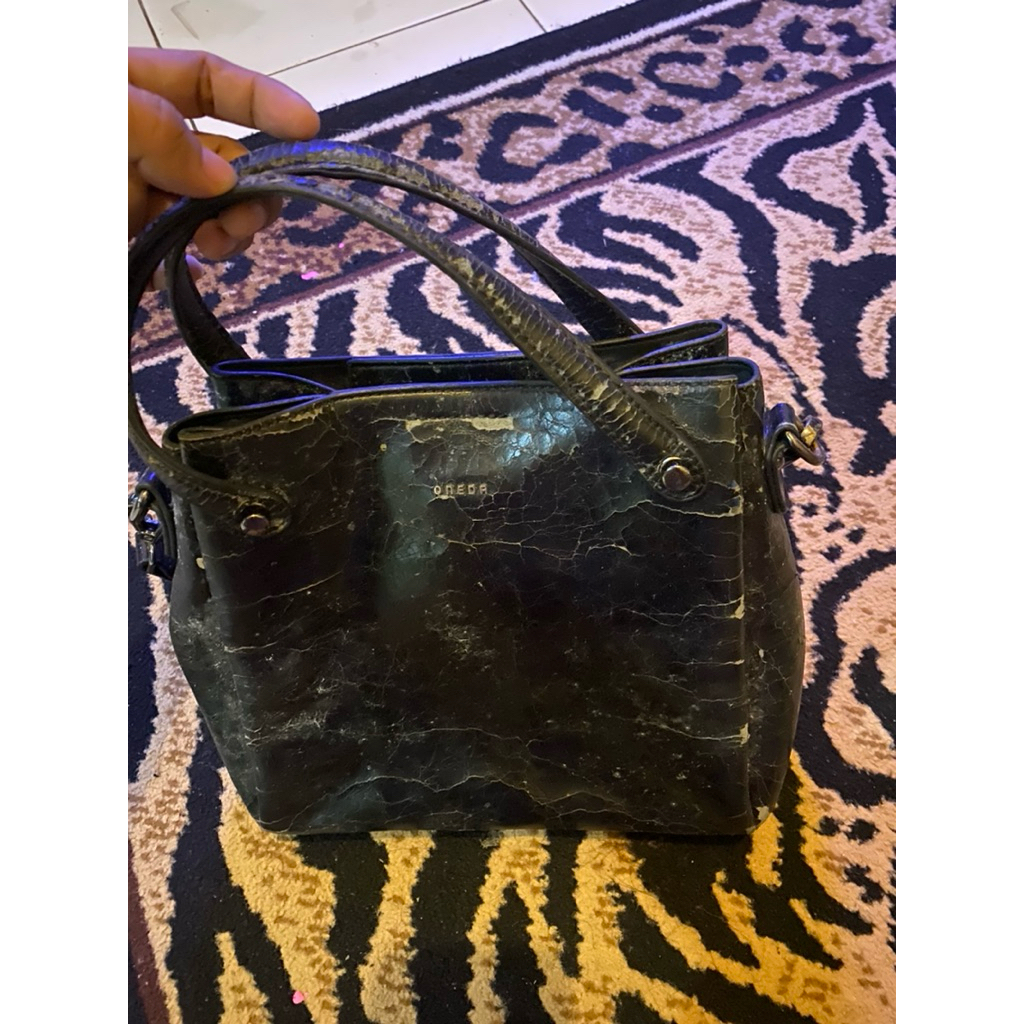 PL oneda sling bag