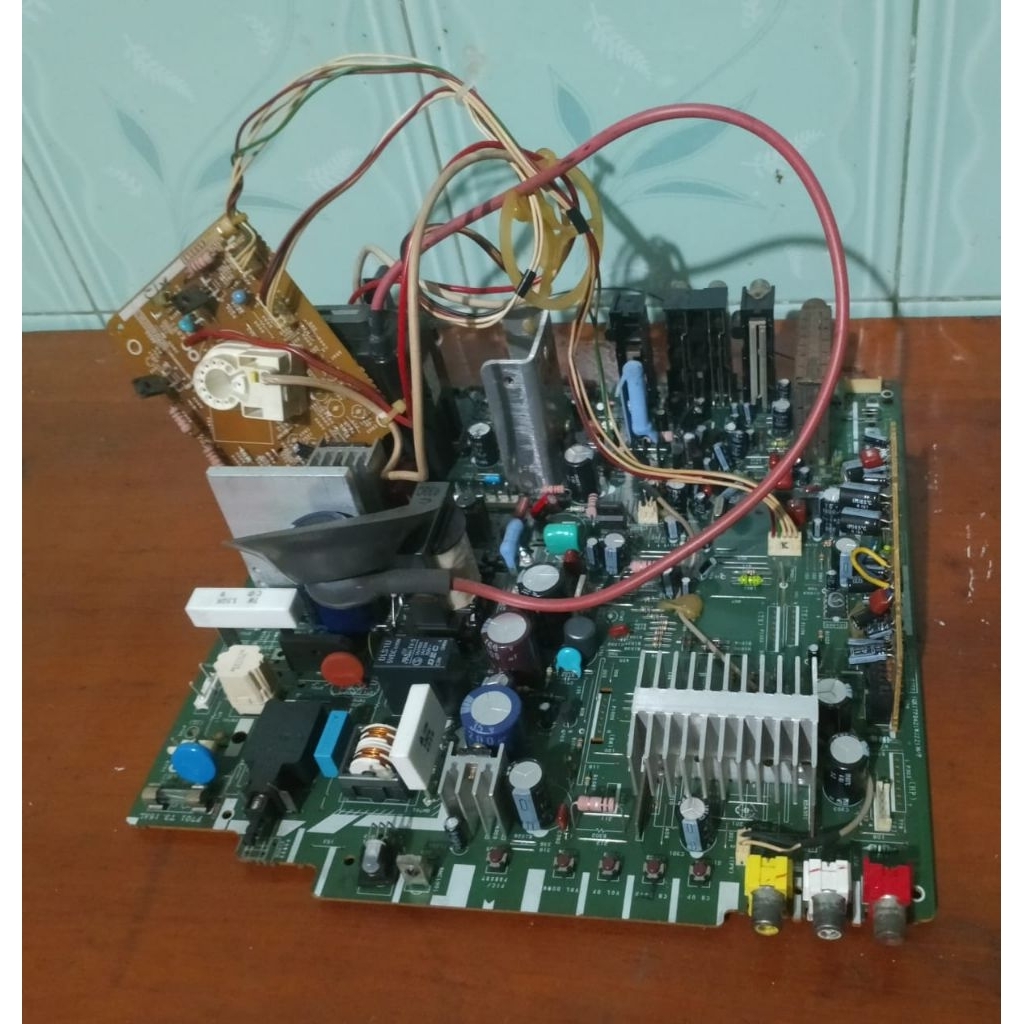 Mesin tv sharp 21 slim kondisi mati