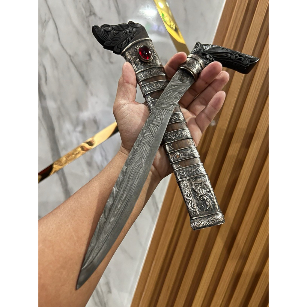 Gecong antik/kuno langkah khas raja