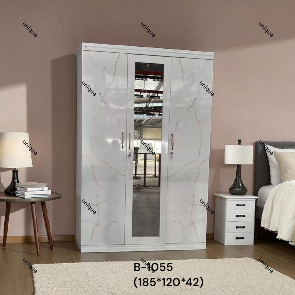 Lemari besi 3 pintu buka tutup pintu tarikan