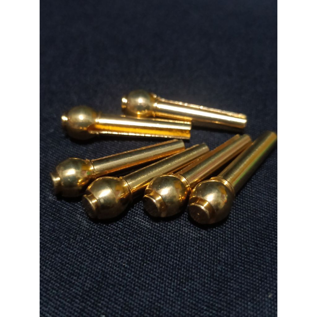 pin senar gitar akustik bahan logam