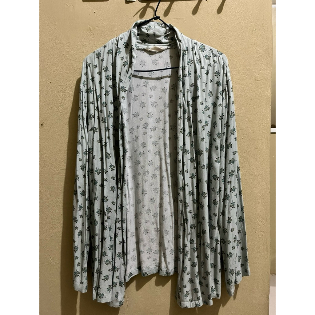 Outer Motif Bunga