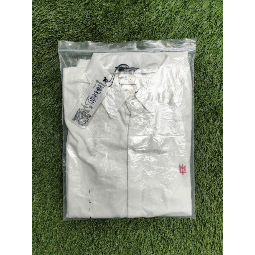 Maternal Disaster Kemeja Putih Rilk