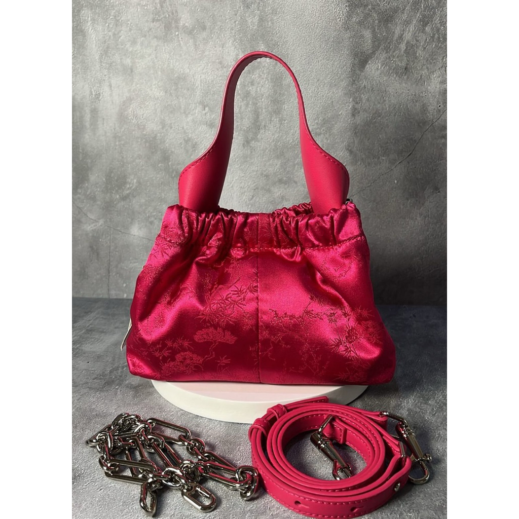 preloved tas charles and keith  ori like new + admin