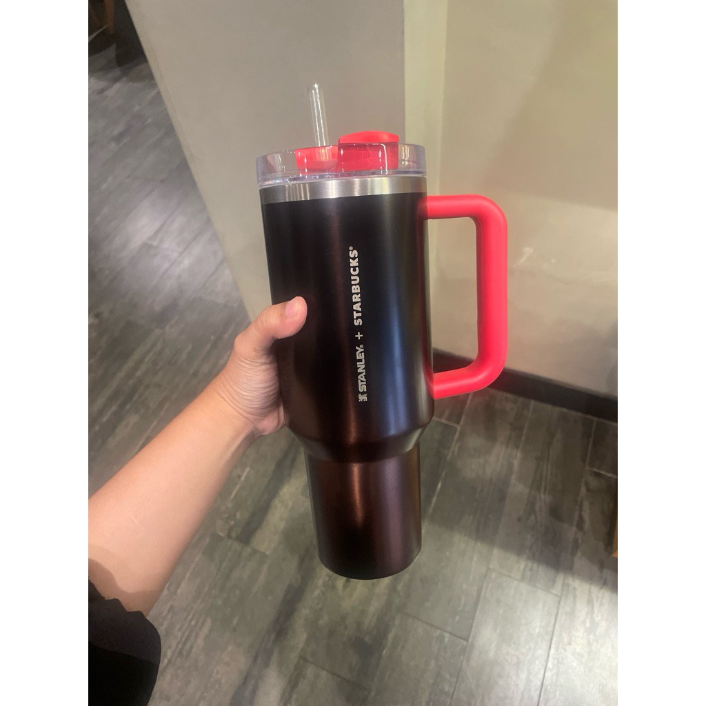 stanley + starbucks 30oz