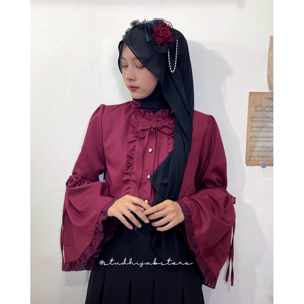 Blus Lengan Lonceng Vintage dengan Renda untuk Gaya Kasual dan Pesta