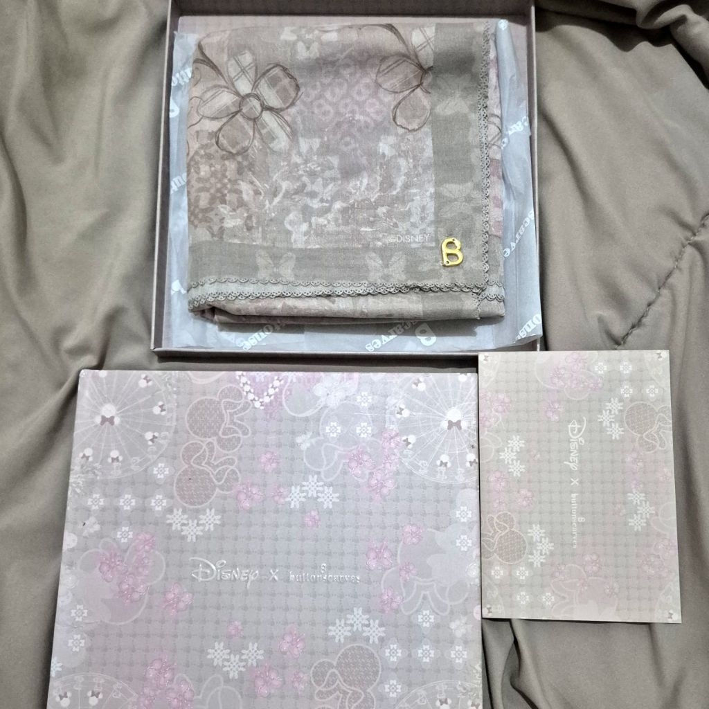 [READY] BUTTONSCARVES The Dream Park Milk Tea Macchiato Voal Satin Square TDP Milktea