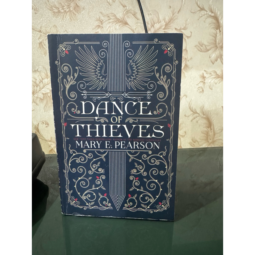Dance of Thieves || Mary E. PEARSON || Paperback