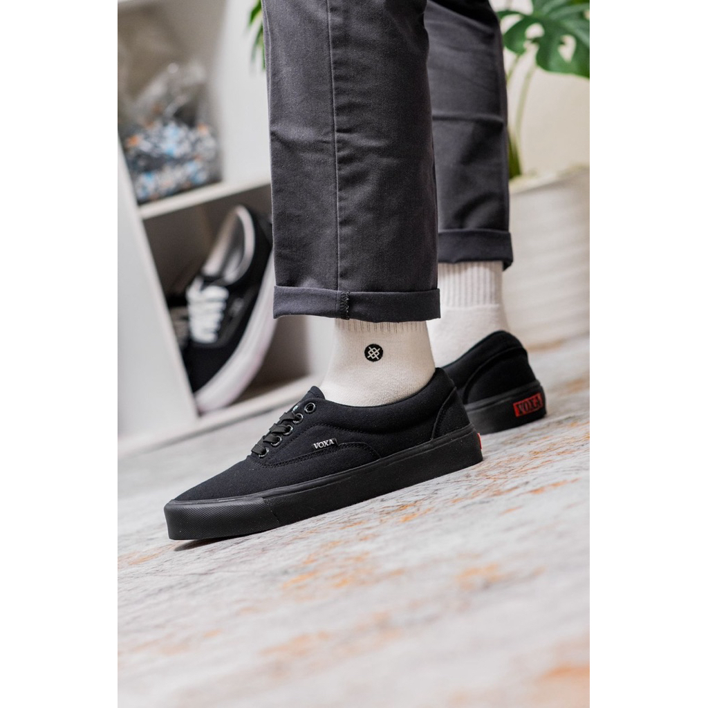 VOXA CLASSIC NEW ERA ALL BLACK