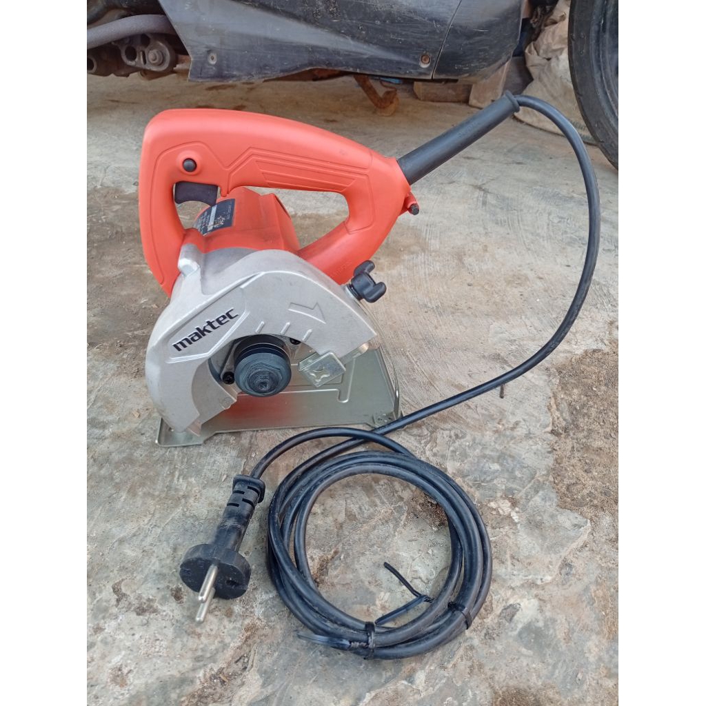 Masih Baru Maktec MT12 Mesin Potong Granit