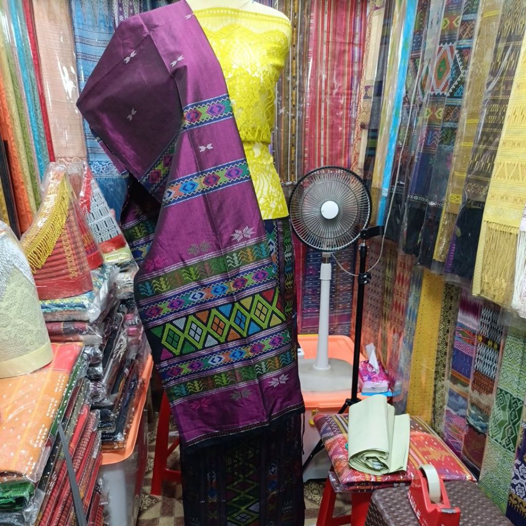 Songket Sadum Sutra Tarutung Motif Bonggit