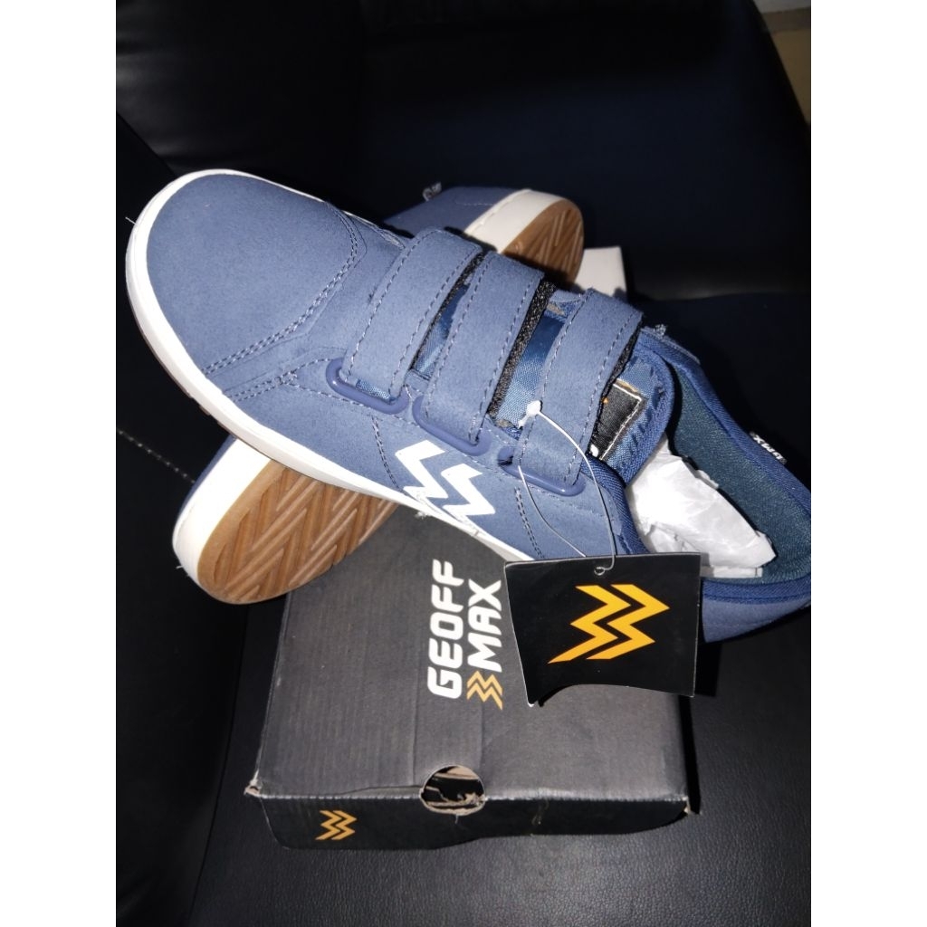 SEPATU GEOFF MAX