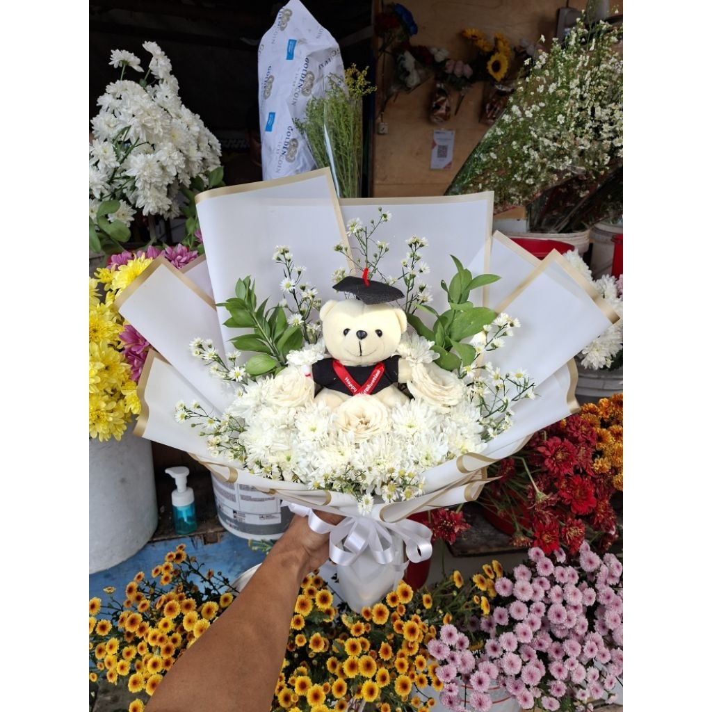 Buket bunga boneka wisuda murah | Buket bunga asli + boneka wisuda | Toko bunga murah