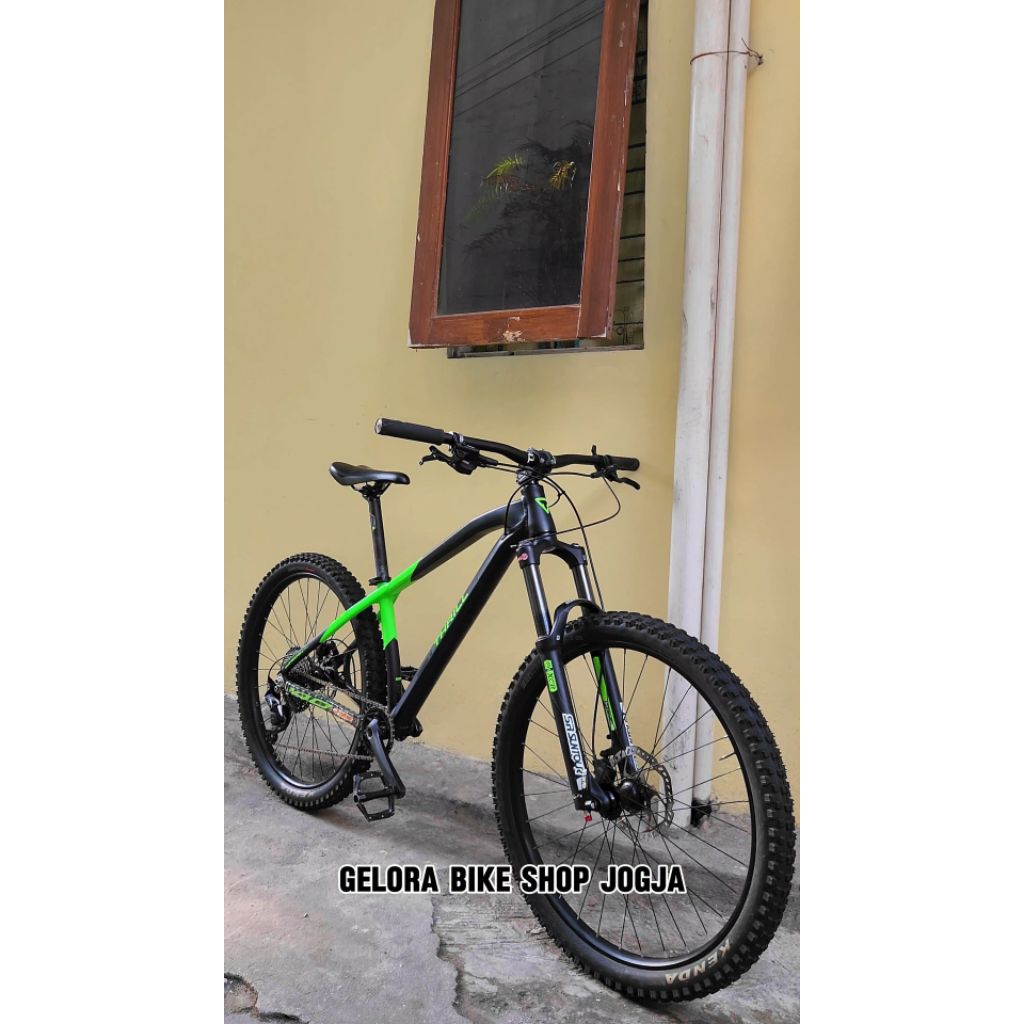 Thrill wreak 2.0 T140 Size M 27,5 (Sepeda MTB bekas)