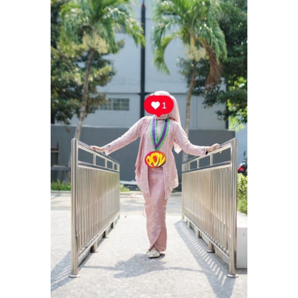 Preloved Kebaya Wisuda + Heels