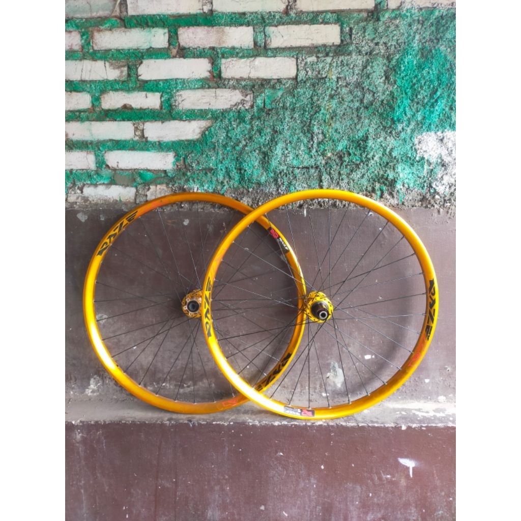 Wheelset 27.5 Rims Raze HFH Strummer 380 TA Non Boost