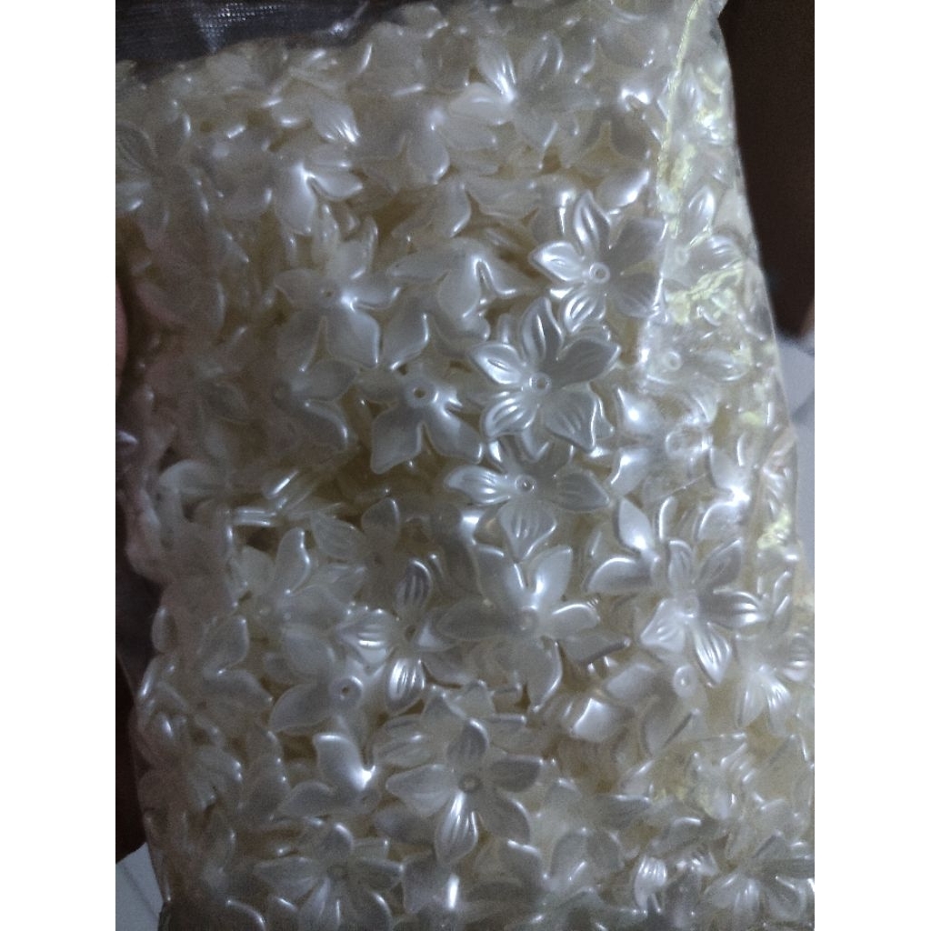 manik bunga akrilik (pack besar)