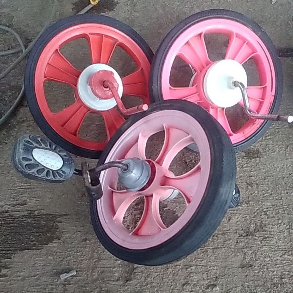 RODA DEPAN SEPEDA RODA 3 ,bekas