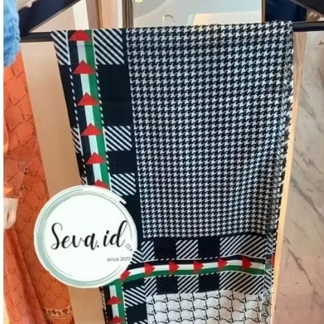 VIVI ZUBEDI HURRIYA SCARF BLACK HIJAB PALESTINE