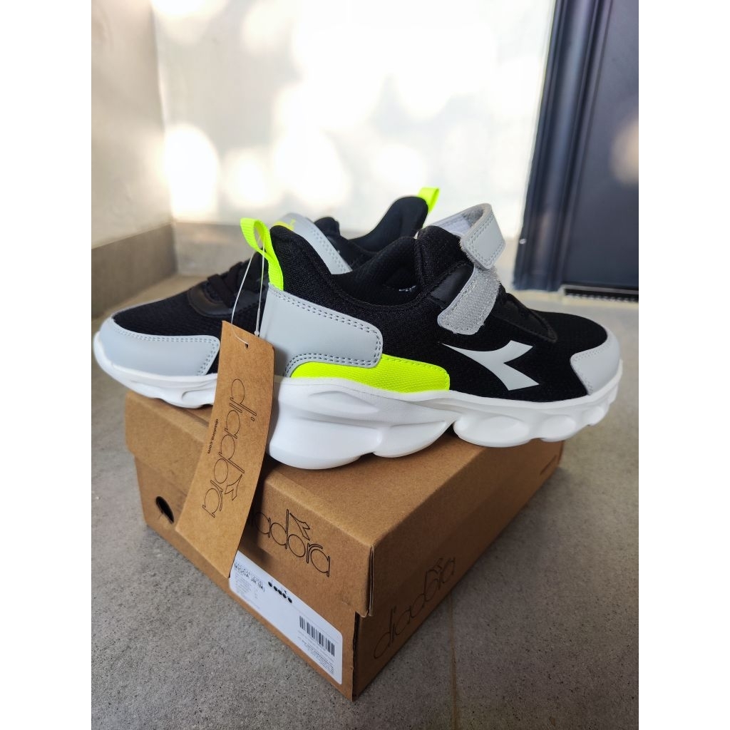 DIADORA MIOGA JR BOYS RUNNING SHOES