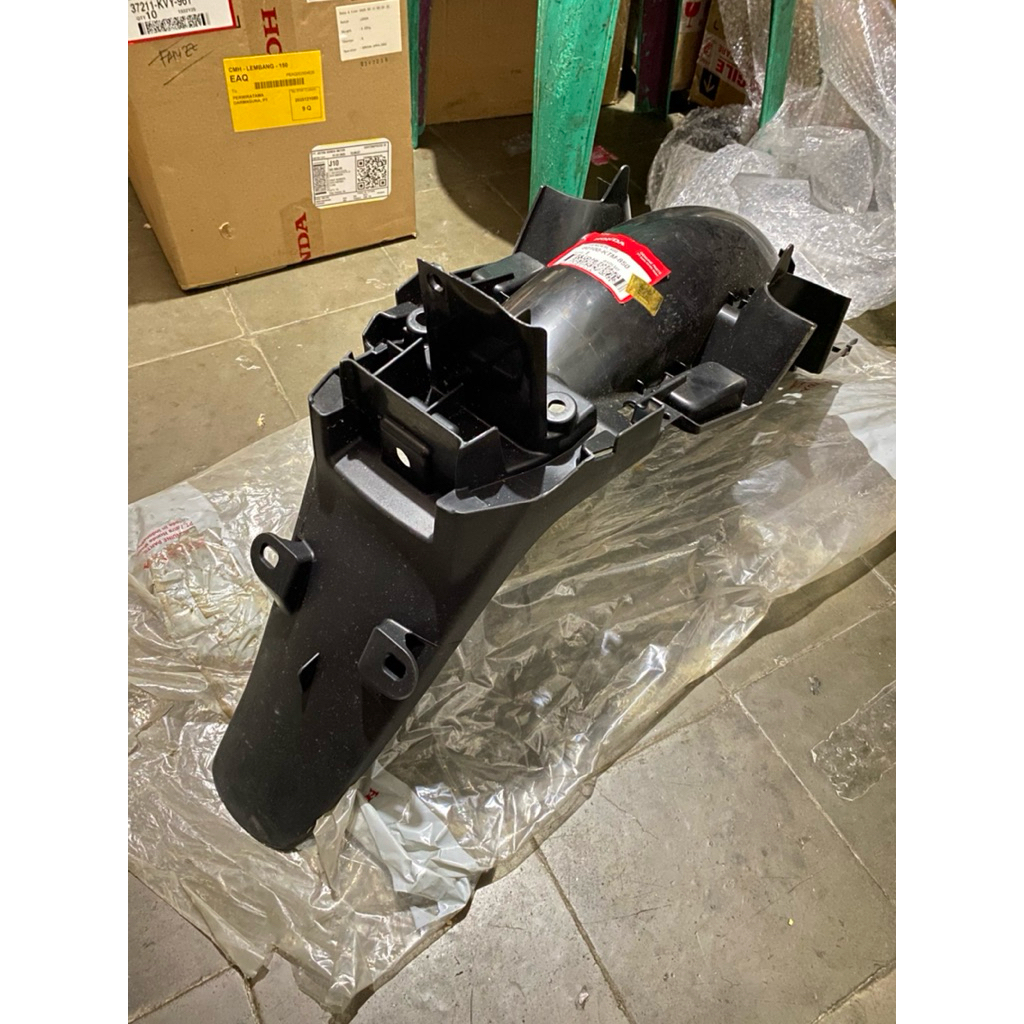 80100ktm850 Spakbor Belakang Supra X 125 Batman ori original  80100-KTM-850 Fender Spakbor Slebor Be