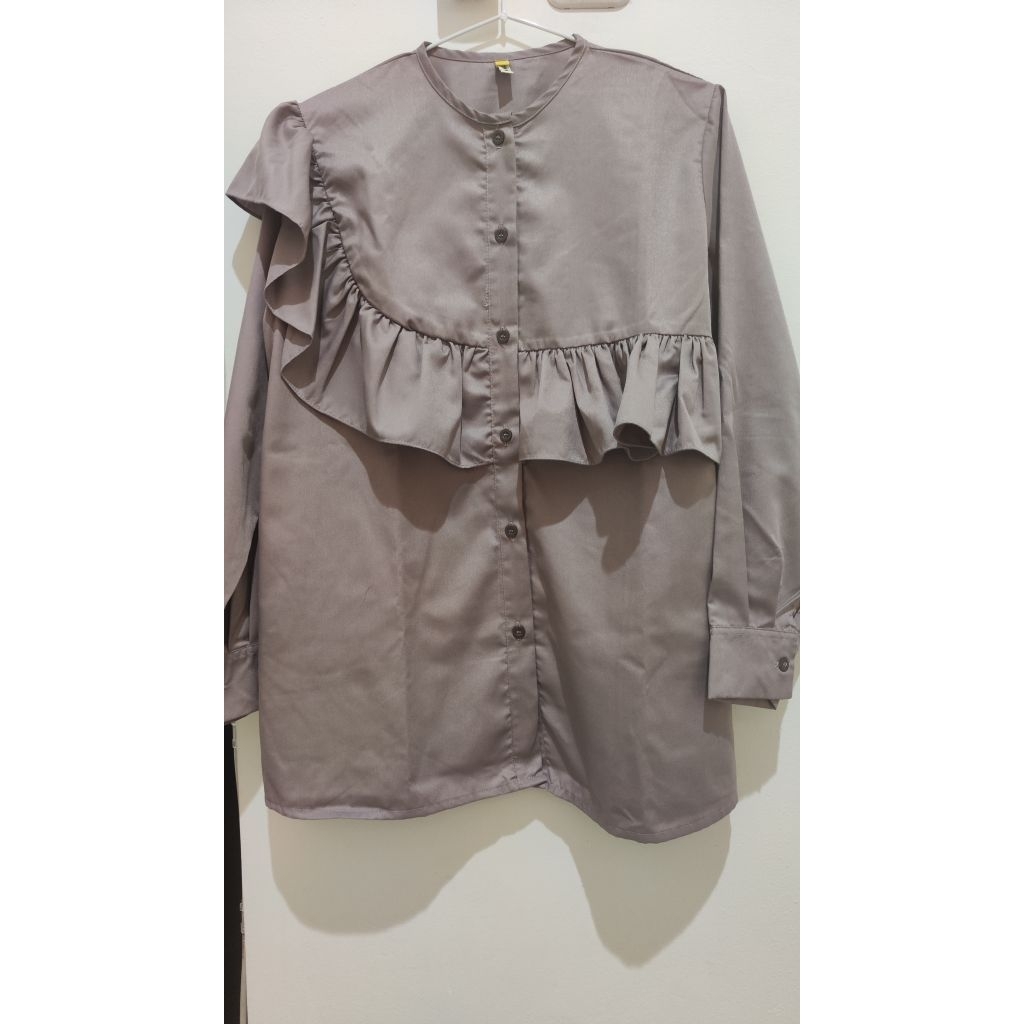 Preloved Blouse Vanilla Hijab