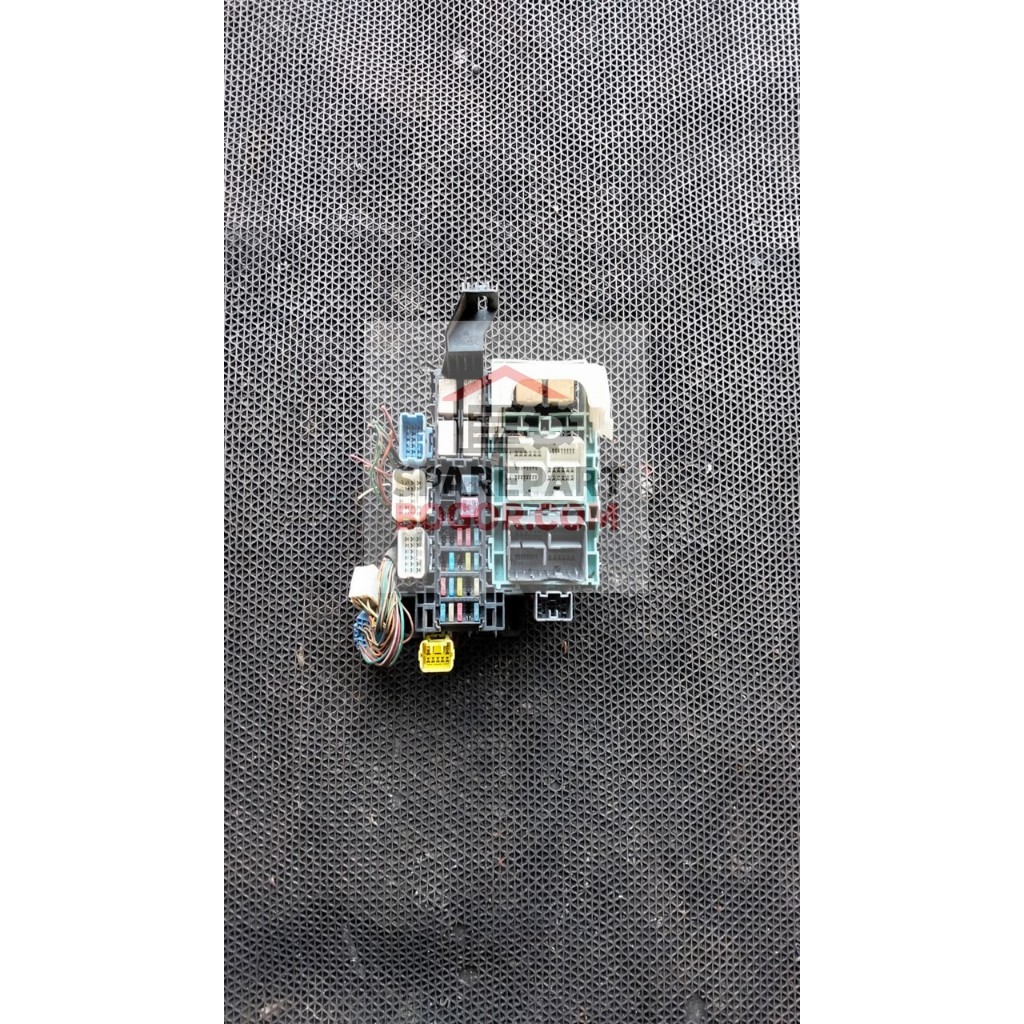 FUSE BOX SEKRING DASHBOARD ESCUDO INJECTION 1.6 ORIGINAL